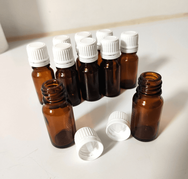 10 flacons vides en verre 10 ml avec compte-gouttes